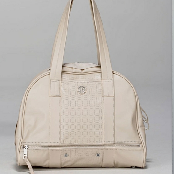lululemon athletica Handbags - NWOT LULULEMON OM FOR ALL BAG